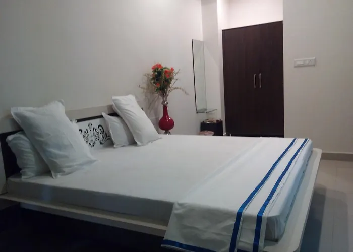 Friends Hotel & Restaurant