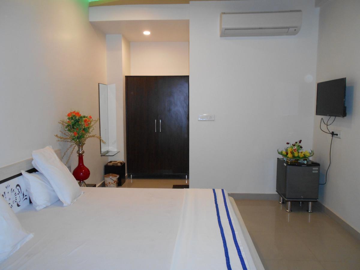 Friends & Restaurant Hotel Bijainagar