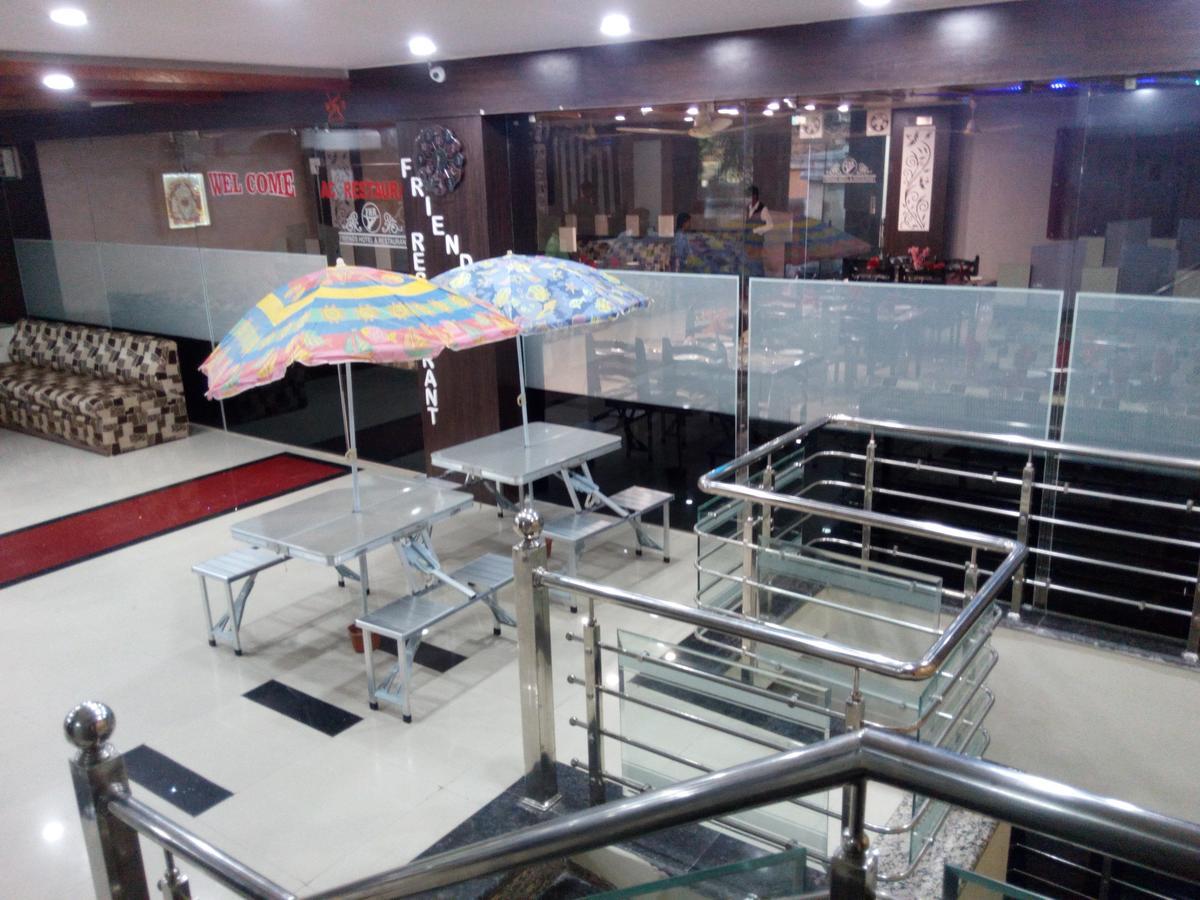 Friends & Restaurant Hotel Bijainagar